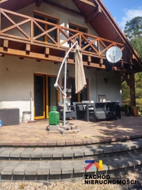 Ładny dom pod lasem!!!